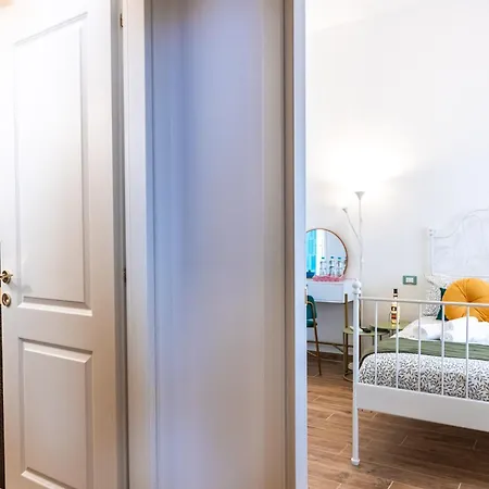 Διαμέρισμα Casa Fen Palazzo Storico - Re Di Metro A - 2camere2bagni
